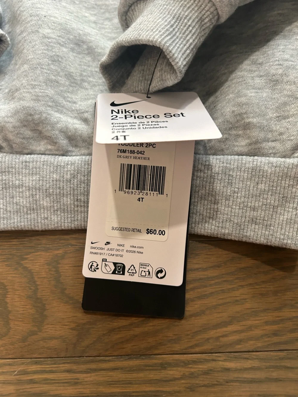 NWT Nike Toddler Set size 4T - Picture 2 of 3